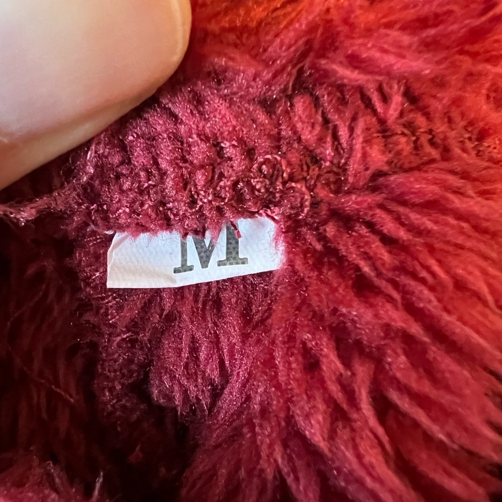 Fenclushy Plush Burgundy Lounge Set - Picture 6 of 7